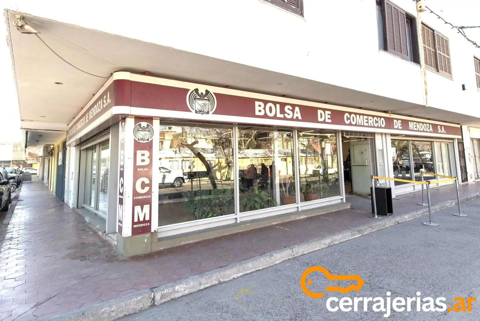 Bolsa de Comercio de Mendoza - Sucursal San Martín - Locales 16/17 Bolsa de Comercio de Mendoza - Sucursal San Martín - Locales 16/17