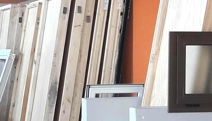 Aberturas De Aluminio De Emilio Saez -  Direccion - San Rafael