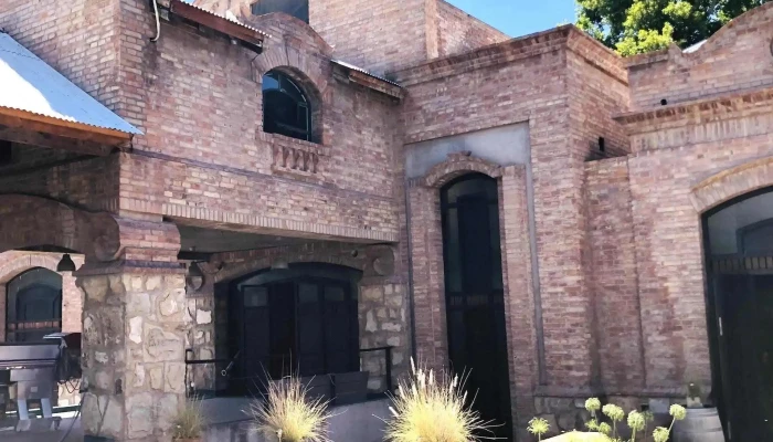 Bodega Dos Familias -  Videos - Luján de Cuyo