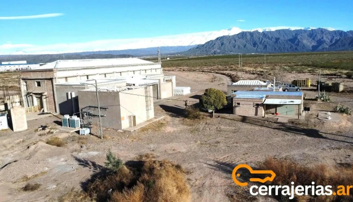 Bodega Puerta De Los Andes -  Numero - Luján de Cuyo
