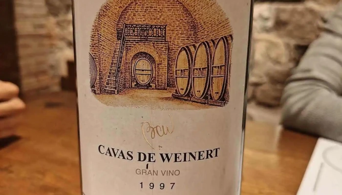 Bodega Y Cavas De Weinert -  Vino - Luján de Cuyo
