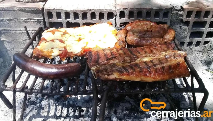 Camping El Arenal -  Comida Y Bebida - La Puerta
