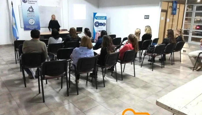 Centro Comercial, Industrial y Agropecuario y de Servicios Crespo - Crespo