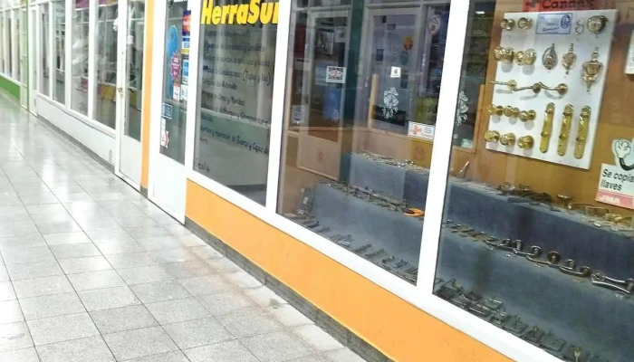 Cerrajeria Herrasur Principal - Av. Pres. Dr. Nestor C. Kirchner 780 Local 14