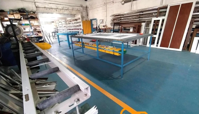 Jr Carpintería Integral en Aluminio y Vidrios - Sarmiento