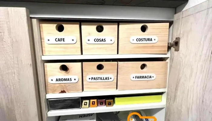 Kaese -    Hierro Y Madera Del Propietario - Las Rosas
