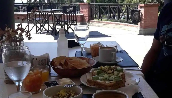 Las Yungas Golf Country Club Comida Y Bebida - Yerba Buena