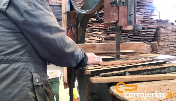 Martin Bajda Srl Videos - Villa Nueva