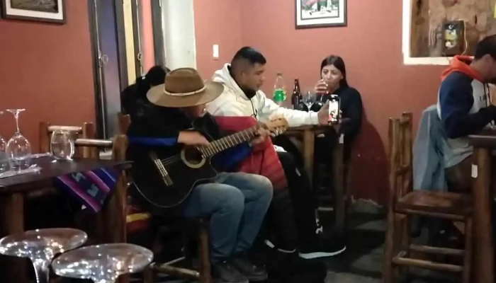Nazareno Resto Bar -  Videos - Tilcara