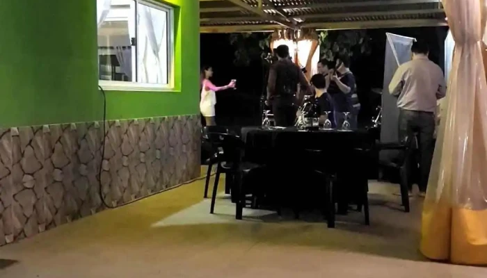 Parador El Tropezon Videos - Empedrado