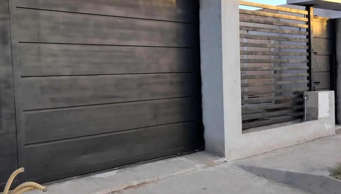 Portones estructura metálica Pérez - Santiago Del Estero